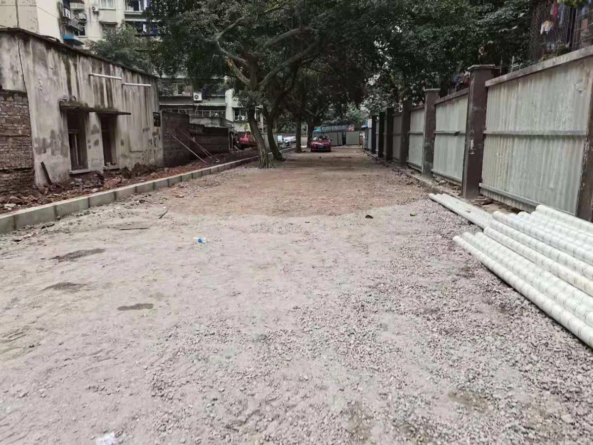 老舊小區停車場海綿化改造開工