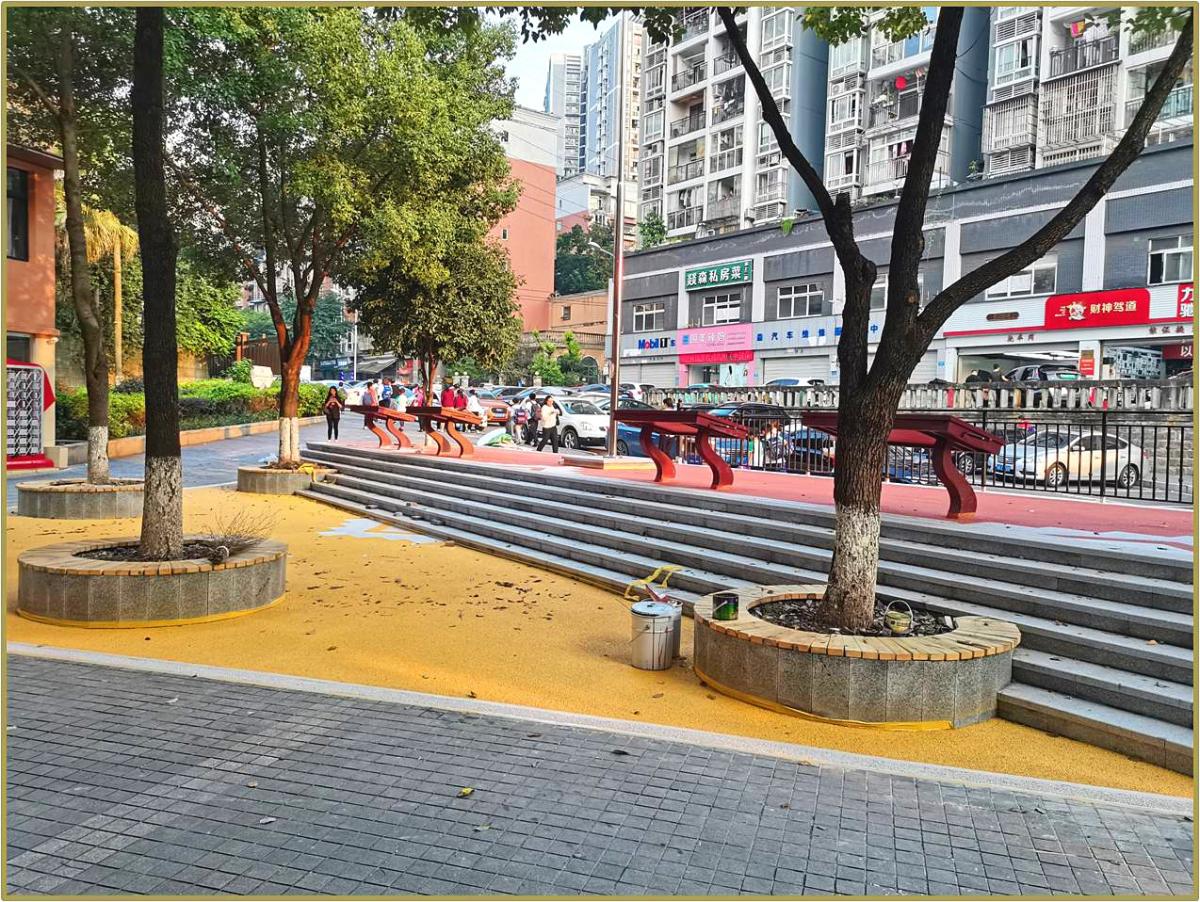 沙坪壩區新鳴社區彩色路面改造完工